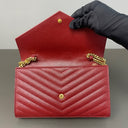 Sac à bandoulière Cassandre en cuir grain de poudre rouge - Saint-Laurent