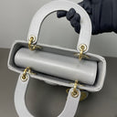 Sac à bandoulière Lady Dior Small en cuir lisse gris - Christian Dior
