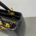 Sac à bandoulière Lady Dior Médium Vintage en cuir verni noir - Christian Dior