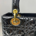 Sac à bandoulière Lady Dior Médium Vintage en cuir verni noir - Christian Dior