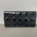 Sac à bandoulière Wallet-On-Chain Lady Dior en cuir verni noir - Christian Dior