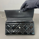 Sac à bandoulière Wallet-On-Chain Lady Dior en cuir verni noir - Christian Dior