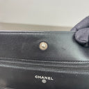 Sac à bandoulière Wallet-On-Chain en cuir noir - Chanel