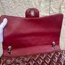 Sac à bandoulière Maxi Jumbo en cuir verni bordeaux - Chanel