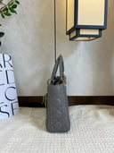 Sac à bandoulière Lady Dior Small en cuir lisse gris - Christian Dior