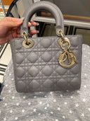 Sac à bandoulière Lady Dior Small en cuir lisse gris - Christian Dior