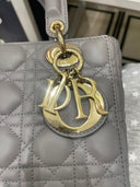 Sac à bandoulière Lady Dior Small en cuir lisse gris - Christian Dior