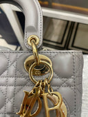 Sac à bandoulière Lady Dior Small en cuir lisse gris - Christian Dior
