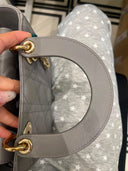 Sac à bandoulière Lady Dior Small en cuir lisse gris - Christian Dior