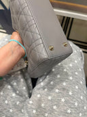 Sac à bandoulière Lady Dior Small en cuir lisse gris - Christian Dior