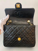 Sac à bandoulière Timeless Square en cuir lisse noir - Chanel