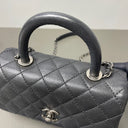 Sac à bandoulière Coco Handle en cuir caviar noir - Chanel
