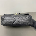 Sac à bandoulière Chanel 19 small en cuir noir - Chanel