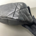 Sac à bandoulière Chanel 19 small en cuir noir - Chanel