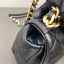 Sac à bandoulière Chanel 19 small en cuir noir - Chanel