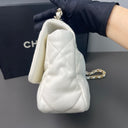 Sac à bandoulière Chanel 19 small en cuir blanc - Chanel