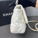 Sac à bandoulière Chanel 19 small en cuir blanc - Chanel