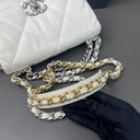Sac à bandoulière Chanel 19 small en cuir blanc - Chanel