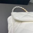 Sac à bandoulière Chanel 19 small en cuir blanc - Chanel