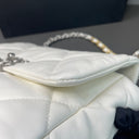 Sac à bandoulière Chanel 19 small en cuir blanc - Chanel