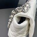Sac à bandoulière Chanel 19 small en cuir blanc - Chanel