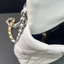 Sac à bandoulière Chanel 19 small en cuir blanc - Chanel