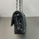 Sac à bandoulière Timeless 25CM en cuir verni noir - Chanel