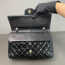Sac à bandoulière Timeless 25CM en cuir verni noir - Chanel