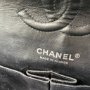 Sac à bandoulière Timeless 25CM en cuir verni noir - Chanel