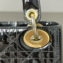 Sac à bandoulière Mini Lady Dior en cuir verni noir - Christian Dior