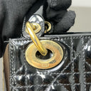 Sac à bandoulière Mini Lady Dior en cuir verni noir - Christian Dior