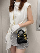 Sac à bandoulière Mini Lady Dior en cuir verni noir - Christian Dior