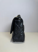 Sac à bandoulière Chanel 19 Small en cuir lisse noir - Chanel