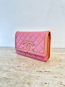 Sac à bandoulière Wallet-On-Chain Filigree en cuir caviar rose - Chanel