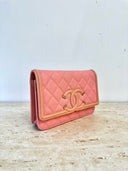 Sac à bandoulière Wallet-On-Chain Filigree en cuir caviar rose - Chanel