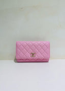 Sac à bandoulière Wallet-On-Chain en cuir caviar rose - Chanel
