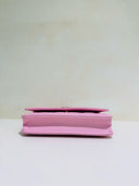 Sac à bandoulière Wallet-On-Chain en cuir caviar rose - Chanel