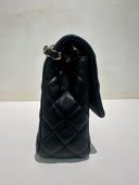Sac à bandoulière Timeless Valentine Hearts en cuir lisse noir - Chanel