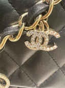 Sac à bandoulière Timeless Valentine Hearts en cuir lisse noir - Chanel