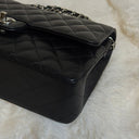 Sac à bandoulière Timeless 25 en cuir caviar noir - Chanel