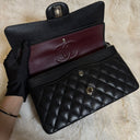Sac à bandoulière Timeless 25 en cuir caviar noir - Chanel