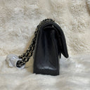 Sac à bandoulière Timeless 25 en cuir lisse noir - Chanel