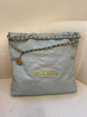Sac à épaule Chanel 22 en cuir bleu/gris - Chanel
