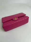 Sac à bandoulière Timeless 25 en cuir chevron rose - Chanel