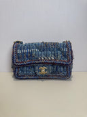 Sac à bandoulière Timeless mini en tweed bleu - Chanel
