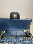 Sac à bandoulière Timeless mini en tweed bleu - Chanel