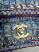 Sac à bandoulière Timeless mini en tweed bleu - Chanel