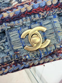 Sac à bandoulière Timeless mini en tweed bleu - Chanel