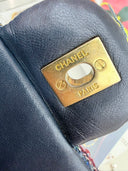 Sac à bandoulière Timeless mini en tweed bleu - Chanel
