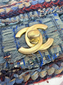 Sac à bandoulière Timeless mini en tweed bleu - Chanel